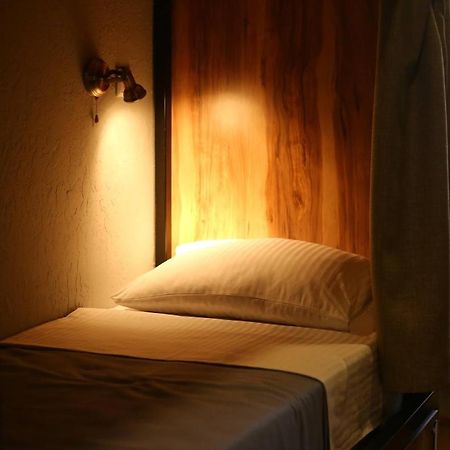 Hostel Nomad Tbiliszi Kültér fotó