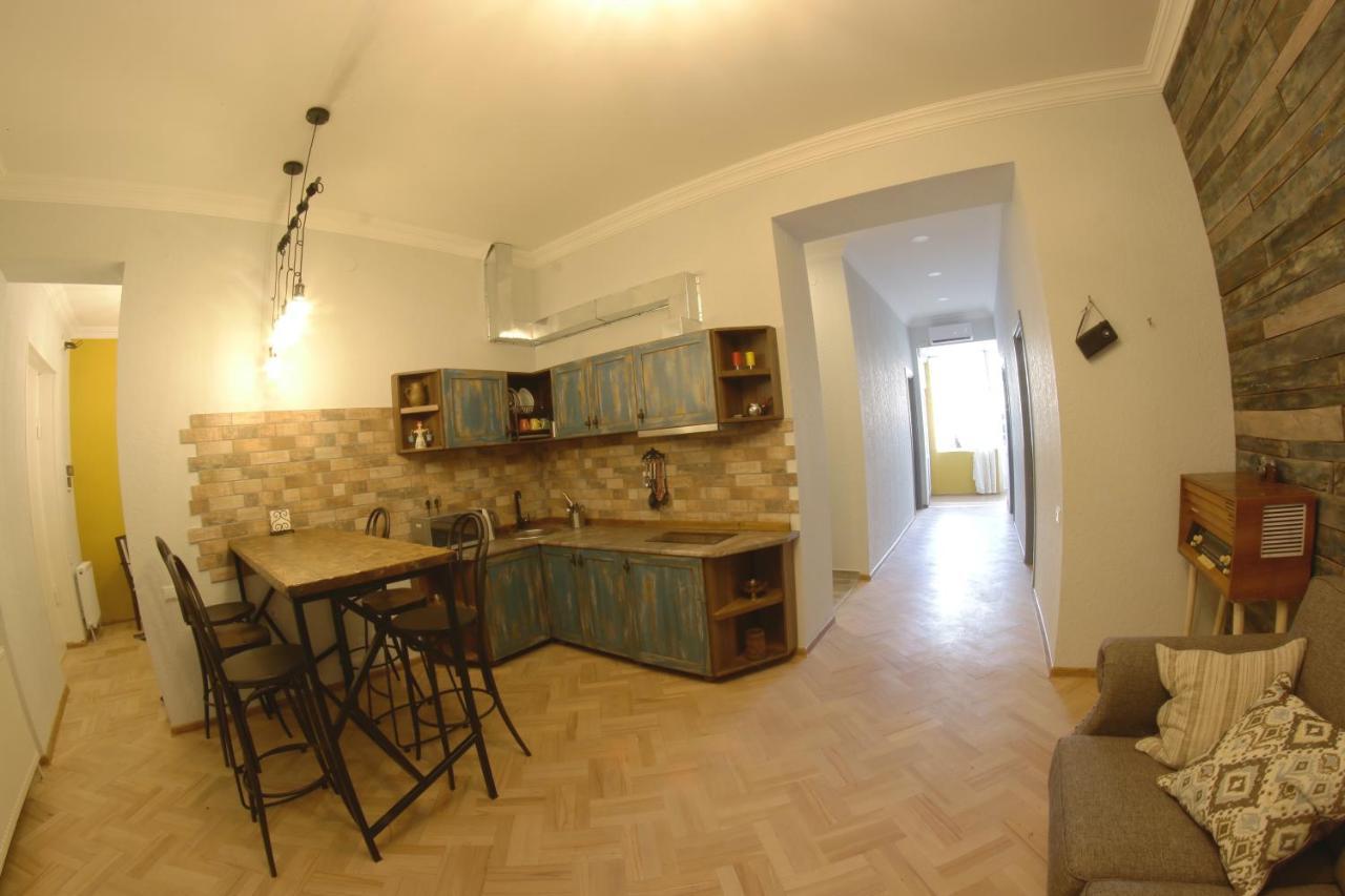 Hostel Nomad Tbiliszi Kültér fotó