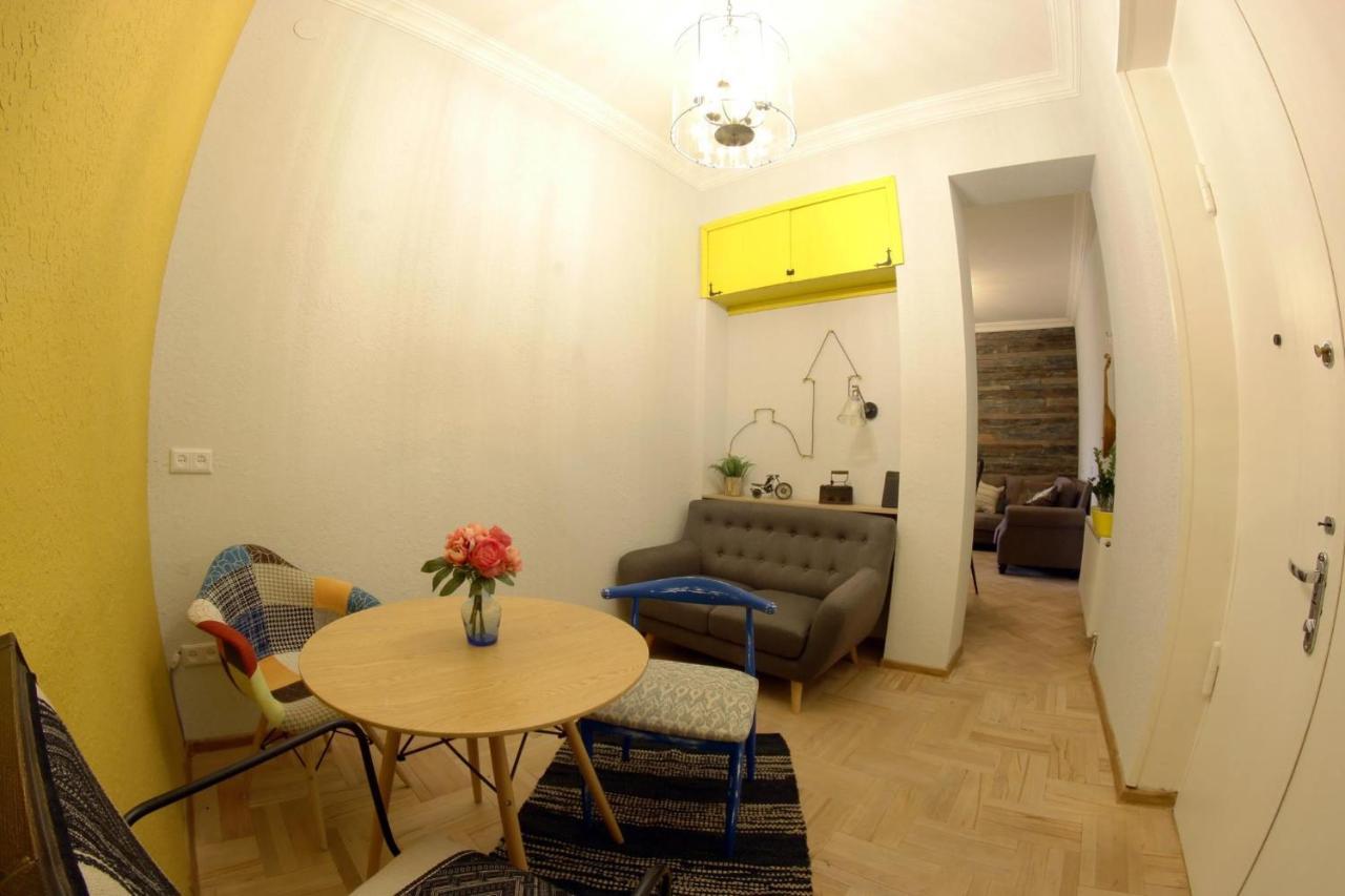 Hostel Nomad Tbiliszi Kültér fotó
